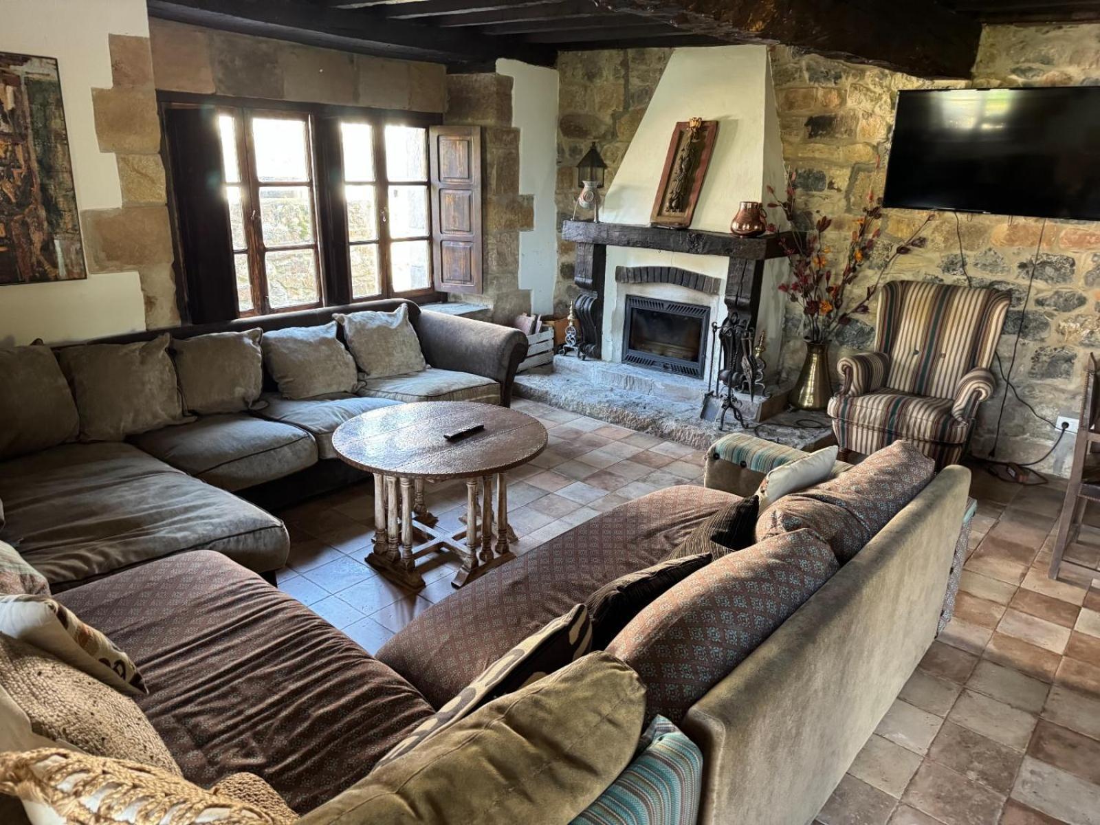 Espectacular Casa Rural En Castaneda Socobio Kültér fotó